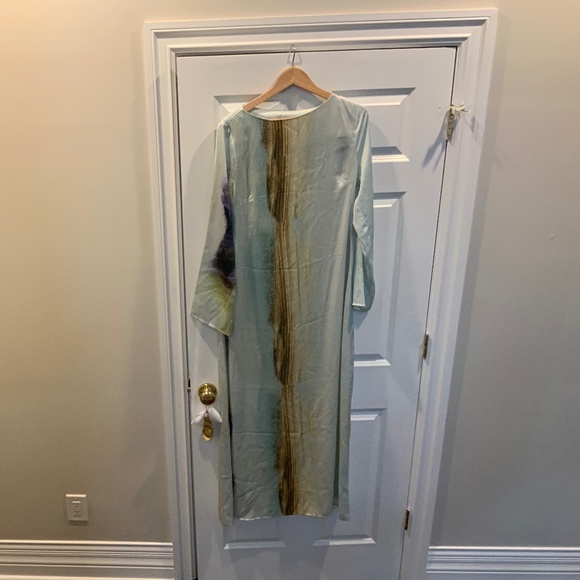 Elliatt Dresses & Skirts - CURAAE Willow Satin Maxi Dress In Blue